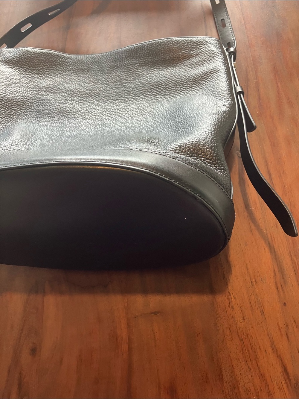Michael Kors Black Leather Shoulder Bag with Chain Accent - Picture 5 of 11
